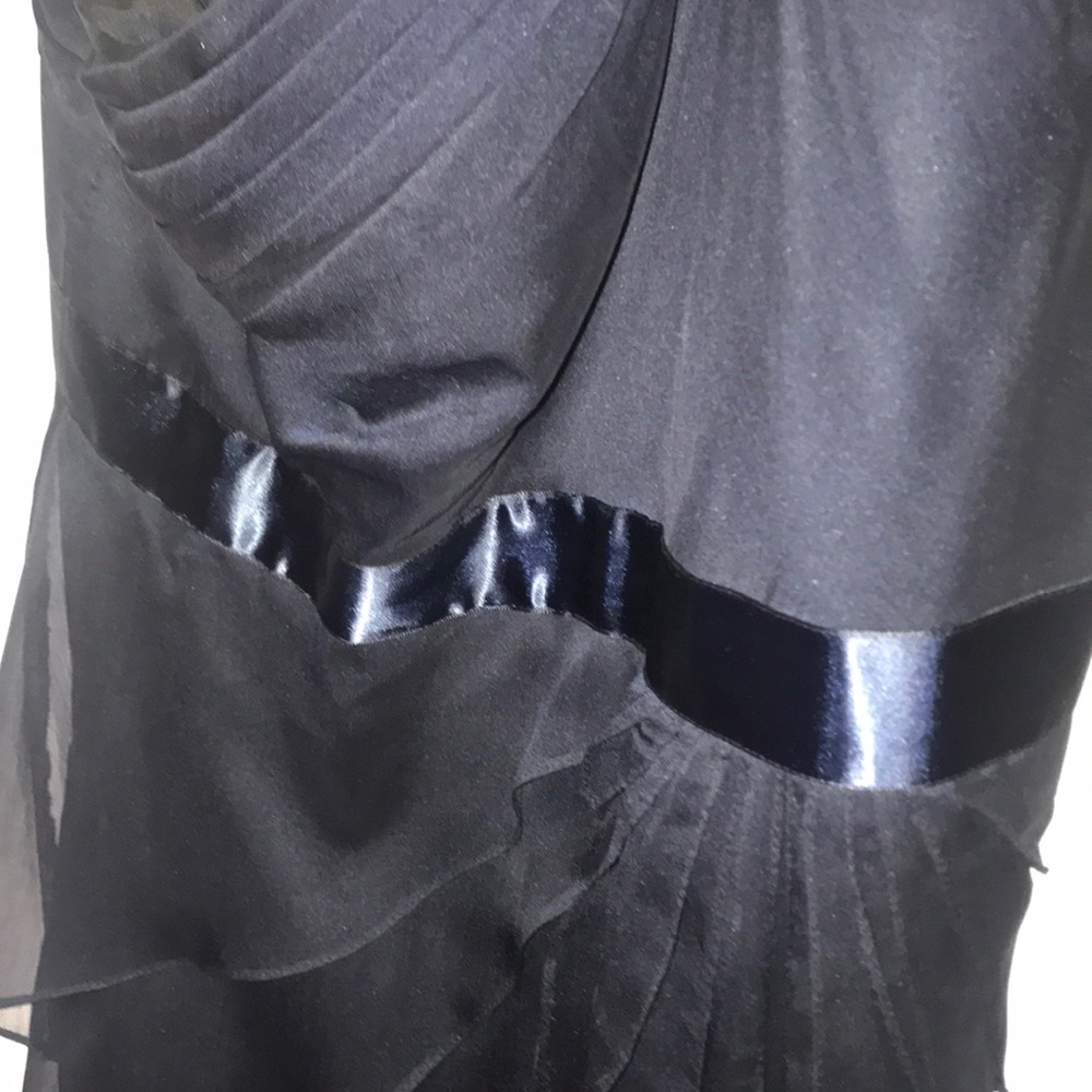 Gown - Picture 5 of 5